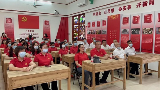 喜迎二十大 永遠(yuǎn)跟黨走 奮進(jìn)新征程——白云山潘高壽職能二支部黨員、團(tuán)委與王老吉藥業(yè)第四黨支部、團(tuán)委學(xué)習(xí)共建1.jpg